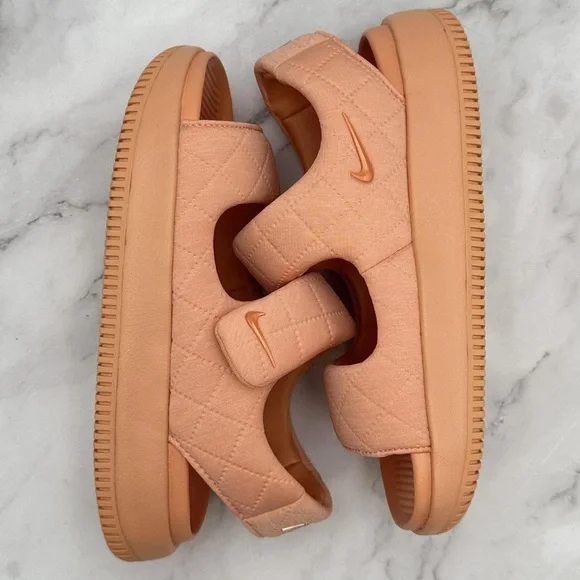 Nike Calm SE Sandals Womens 8 Apricot Agate Quilted Strap HJ9000-800 NWOB - Picture 10 of 14